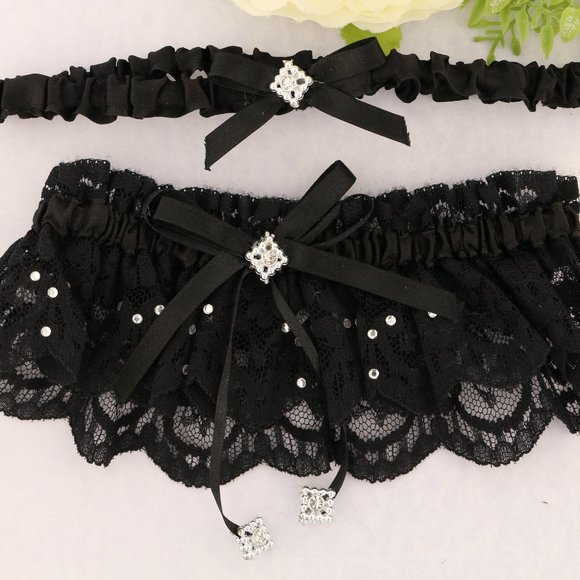Luxurious Black Lace Bridal Garter & Toss Set | Gothic Wedding | Vintage - Picture 1 of 6